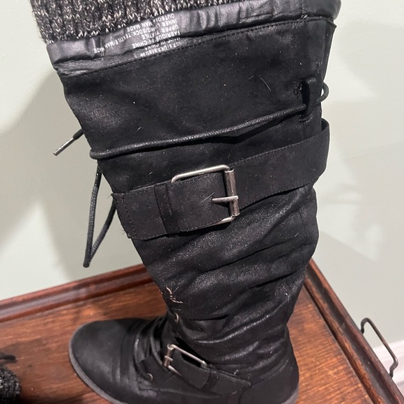⚡️⚡️⚡️Shoe Dazzle Black Lace Up Boots with Metal Eyelets - Picture 4 of 7
